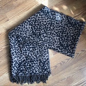 Old Navy leopard blanket scarf